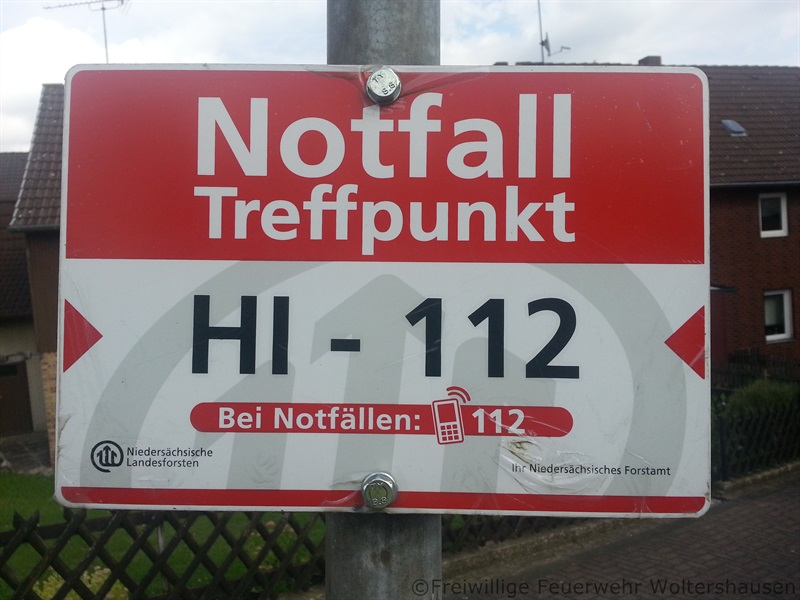 Schild Rettungspunkt 112 in Woltershausen